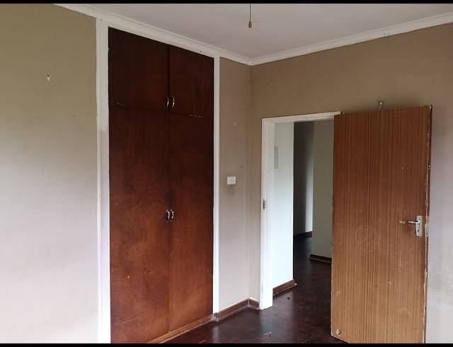 3 BEDROOM HOUSE RENTED IN BISLEY